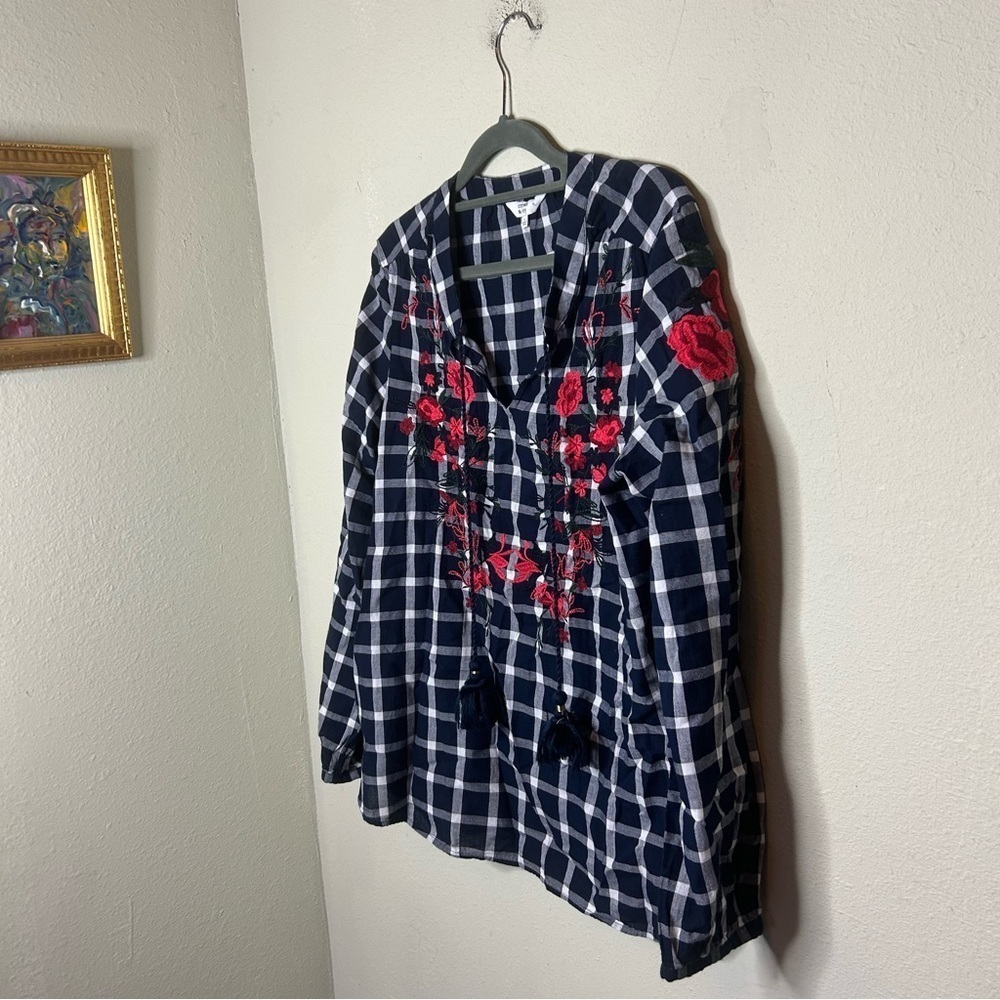 Crown & Ivy Navy Checkered Blouse Size Large - Picture 2 of 8